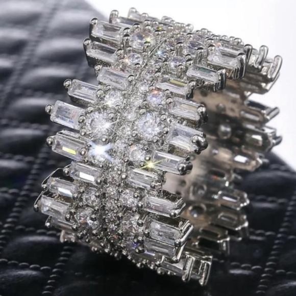 SQUARE 925 STERLING SILVER DIAMOND RING, CUTE RING, SHINY RING. - Picture 2 of 7